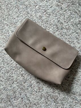 Universal Thread Tan Fanny Pack Belt Bag